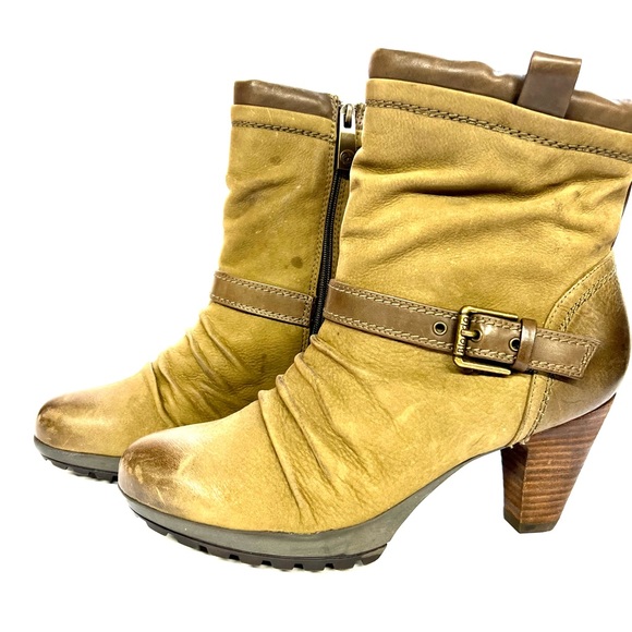 BLONDO Ruched Leather Heeled Water Resistant Boots, 8M - Picture 8 of 12